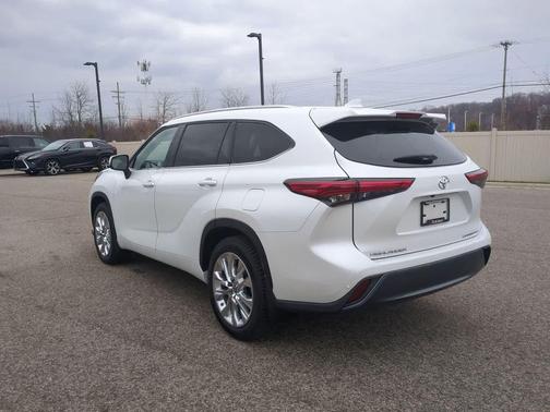 Wind Chill Pearl 2023 Toyota Highlander Limited
