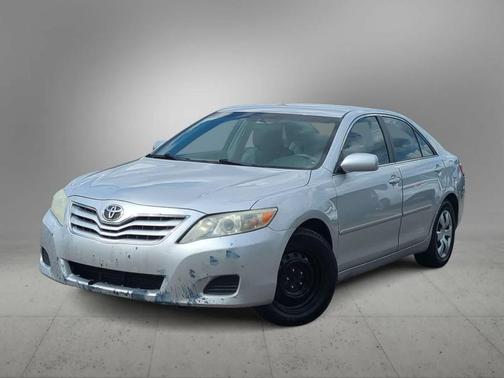 Classic Silver Metallic 2011 Toyota Camry LE