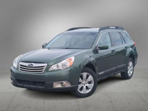 Cypress Green Pearl 2010 Subaru Outback 2.5 i Premium