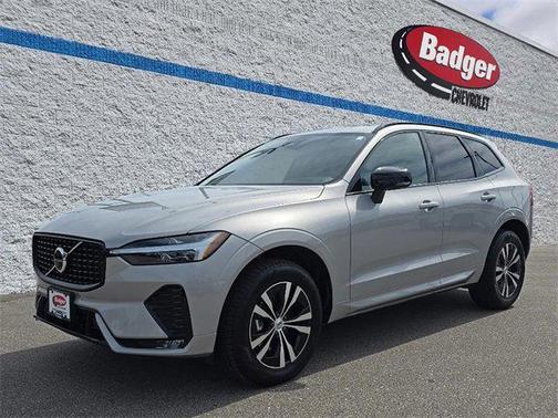 2024 Volvo XC60 B5 Core Dark Theme