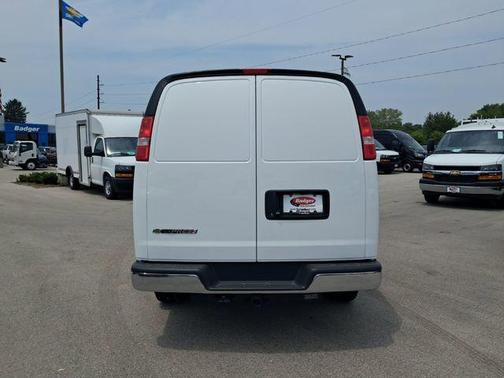 White 2025 Chevrolet Express 3500 RWD 3500 Regular Wheelbase WT