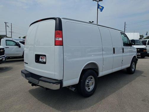 White 2025 Chevrolet Express 3500 RWD 3500 Regular Wheelbase WT