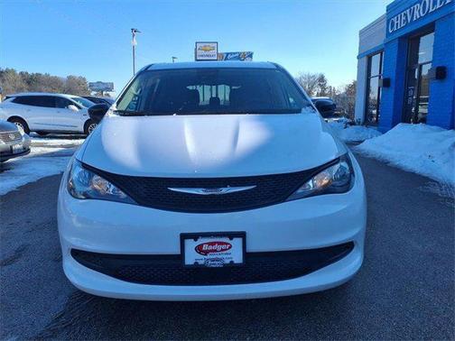 2024 Chrysler Voyager LX