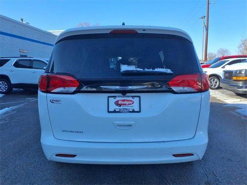 2024 Chrysler Voyager LX