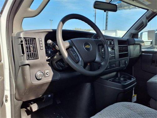 2025 Chevrolet Express 2500 RWD 2500 Regular Wheelbase WT
