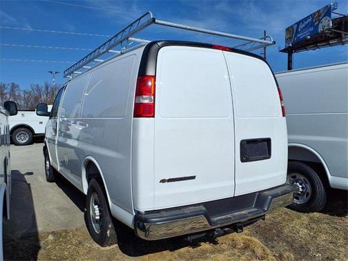 2025 Chevrolet Express 2500 RWD 2500 Regular Wheelbase WT