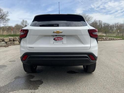 2025 Chevrolet Trax LS