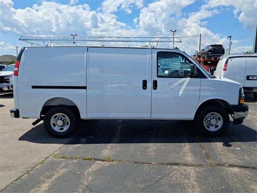 2025 Chevrolet Express 2500 RWD 2500 Regular Wheelbase WT