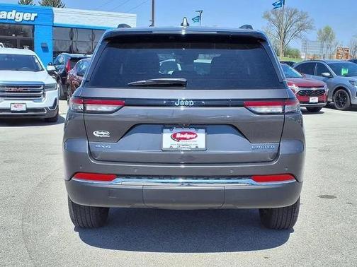 Gray 2022 Jeep Grand Cherokee Limited