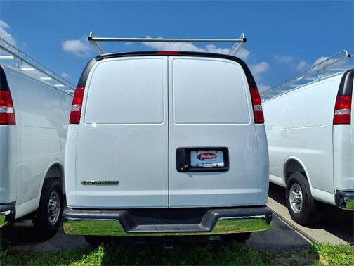 2025 Chevrolet Express 2500 RWD 2500 Regular Wheelbase WT