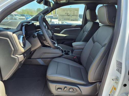 White 2026 Chevrolet Colorado ZR2