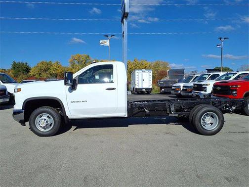 2026 Chevrolet Silverado 3500 WT