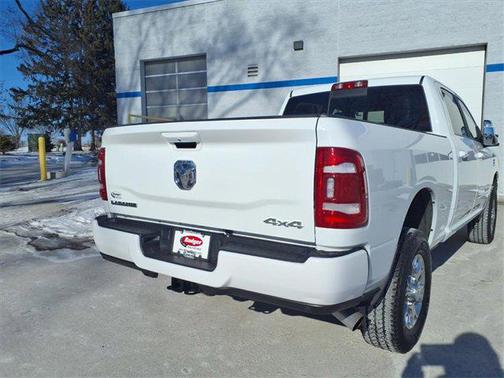 2024 RAM 2500 Laramie Crew Cab 4x4 6'4' Box