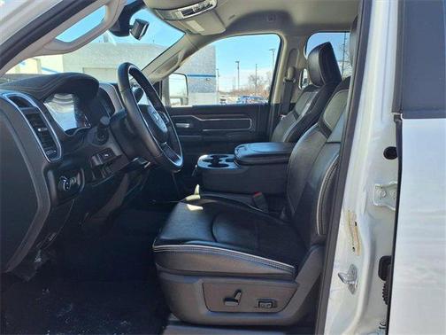 2024 RAM 2500 Laramie Crew Cab 4x4 6'4' Box