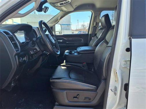 2024 RAM 2500 Laramie Crew Cab 4x4 6'4' Box