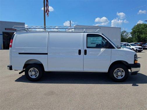 2025 Chevrolet Express 2500 RWD 2500 Regular Wheelbase WT