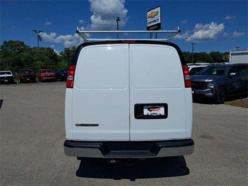 2025 Chevrolet Express 2500 RWD 2500 Regular Wheelbase WT