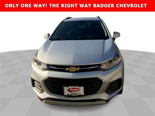 Gray 2022 Chevrolet Trax LT