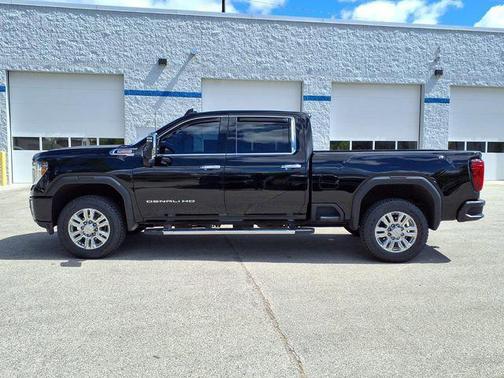 Black 2022 GMC Sierra 2500 Denali