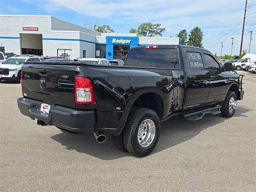 2022 RAM 3500 Tradesman Crew Cab 4x4 8' Box
