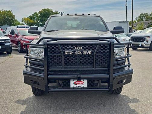 2022 RAM 3500 Tradesman Crew Cab 4x4 8' Box
