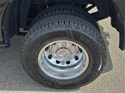 2022 RAM 3500 Tradesman Crew Cab 4x4 8' Box