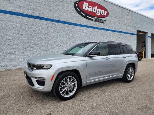 2022 Jeep Grand Cherokee Summit