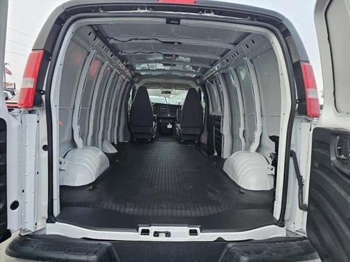 White 2025 Chevrolet Express 3500 RWD 3500 Extended Wheelbase WT