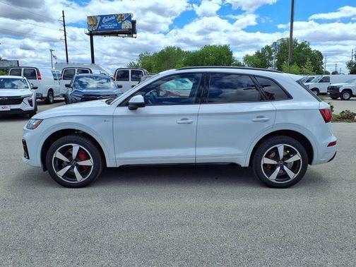 White 2024 Audi Q5 45 S line Premium Plus