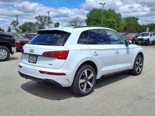 White 2024 Audi Q5 45 S line Premium Plus