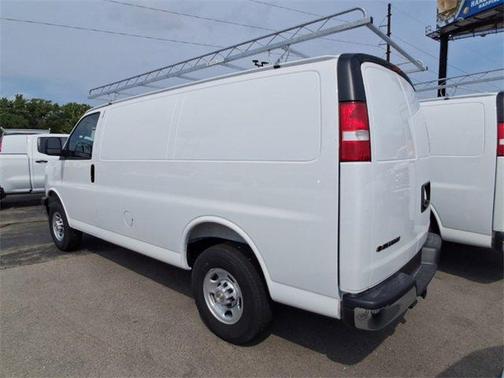 2025 Chevrolet Express 2500 RWD 2500 Regular Wheelbase WT