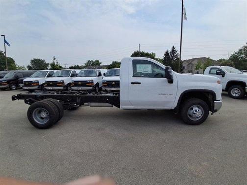 2025 Chevrolet Silverado 3500 WT