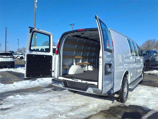 2024 Chevrolet Express 2500 RWD 2500 Regular Wheelbase WT