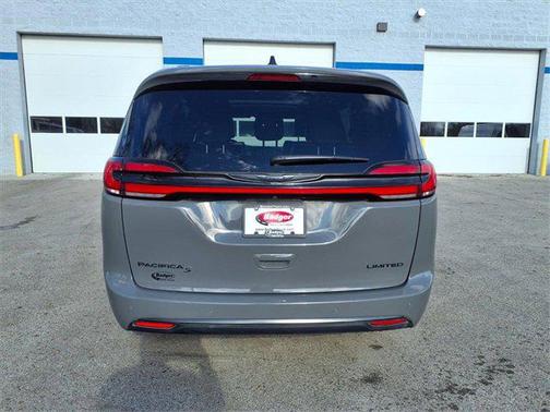 2025 Chrysler Pacifica Limited