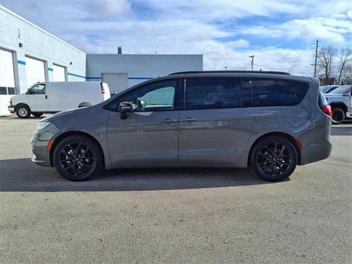 2025 Chrysler Pacifica Limited