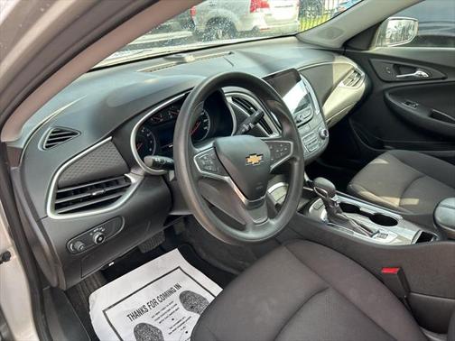 2022 Chevrolet Malibu FWD LT