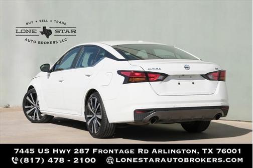 2022 Nissan Altima SR FWD