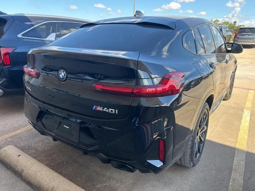 2023 BMW X4 M40i