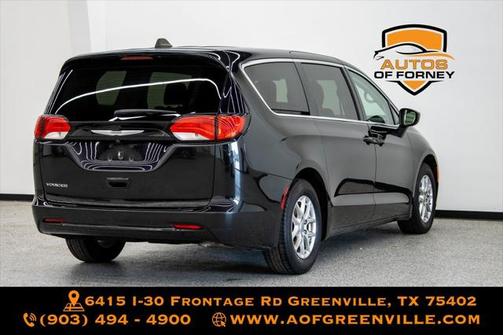 2023 Chrysler Voyager LX