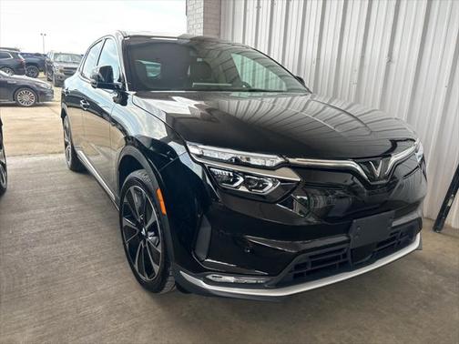 2024 VinFast VF 8 Plus
