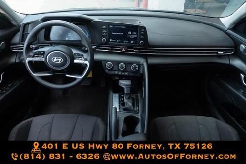 2024 Hyundai ELANTRA SE