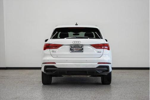2020 Audi Q3 45 S line Prestige