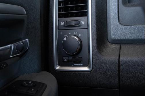 2019 RAM 1500 SLT