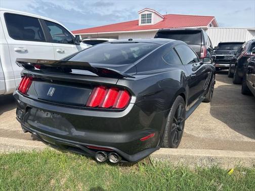 2017 Ford Shelby GT350 Base