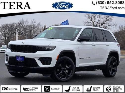 Bright White Clearcoat 2023 Jeep Grand Cherokee LAREDO