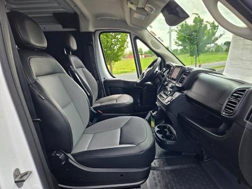 Bright White Clearcoat 2025 RAM ProMaster 2500 136 WB LOW ROOF CARGO
