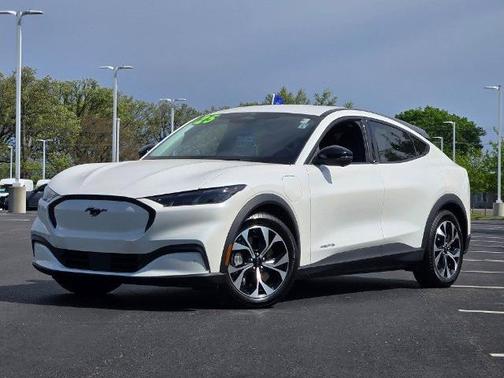 STAR WHITE MET TRI-COAT 2025 Ford Mustang Mach-E SELECT