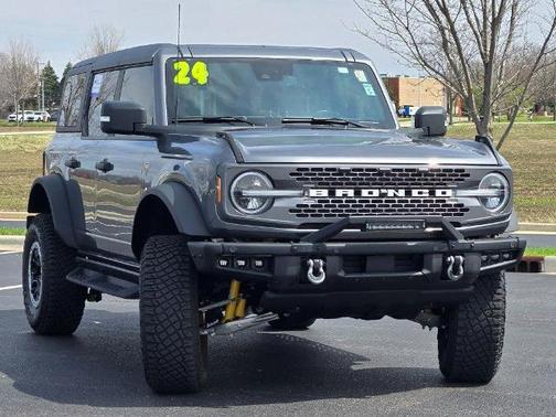 CARBONIZED GRAY METALLIC 2024 Ford Bronco BADLANDS