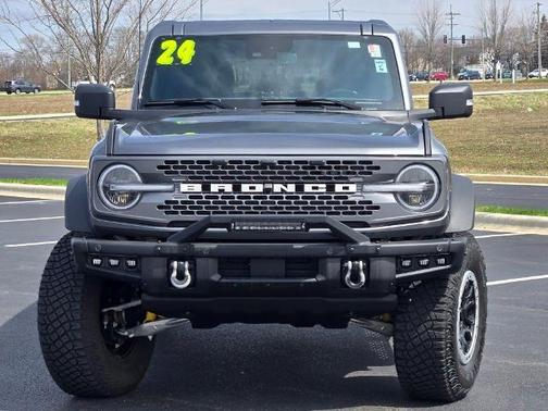 CARBONIZED GRAY METALLIC 2024 Ford Bronco BADLANDS
