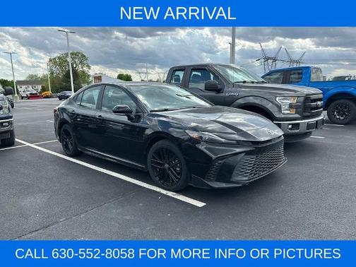 Midnight Black Metallic 2025 Toyota Camry SE